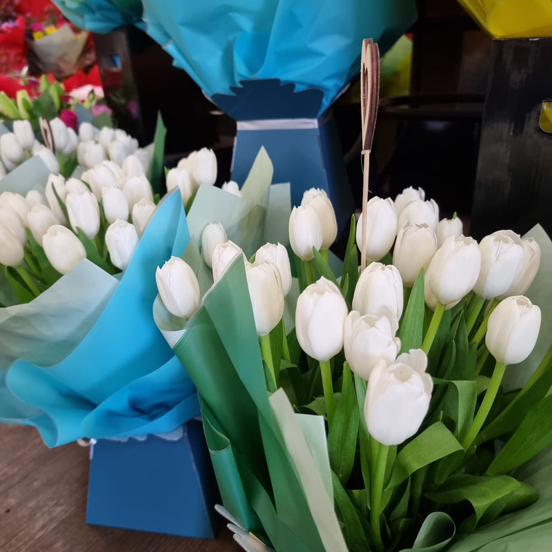 Tulips Aspen Flora at Sutton Flowers Birmingham, UK, Nationawide Florist online same day next day deliveries bouquets birthdays gifts flowers lilies roses valentine’s day sunflower, chrysanthemum, Gerbera, Sweet William, Foliage flowers, Agapanthus, Freesia, Statice